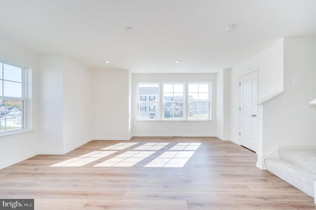 115 TUXFORD RD, Falling Waters, WV 25419