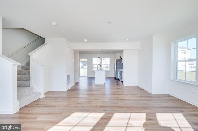 115 TUXFORD RD, Falling Waters, WV 25419