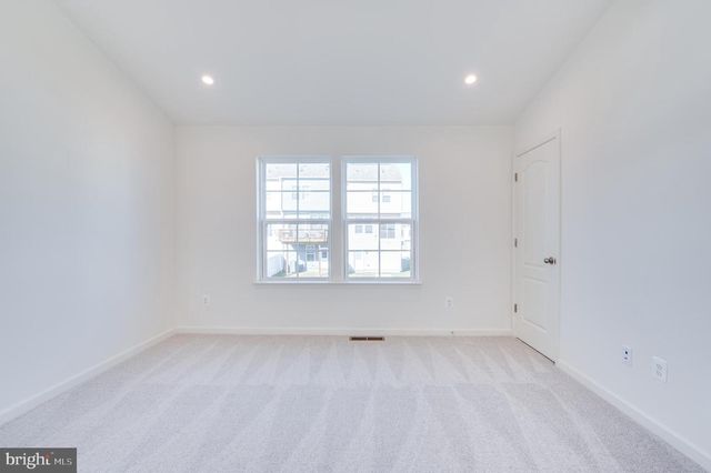 115 TUXFORD RD, Falling Waters, WV 25419