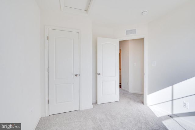 115 TUXFORD RD, Falling Waters, WV 25419