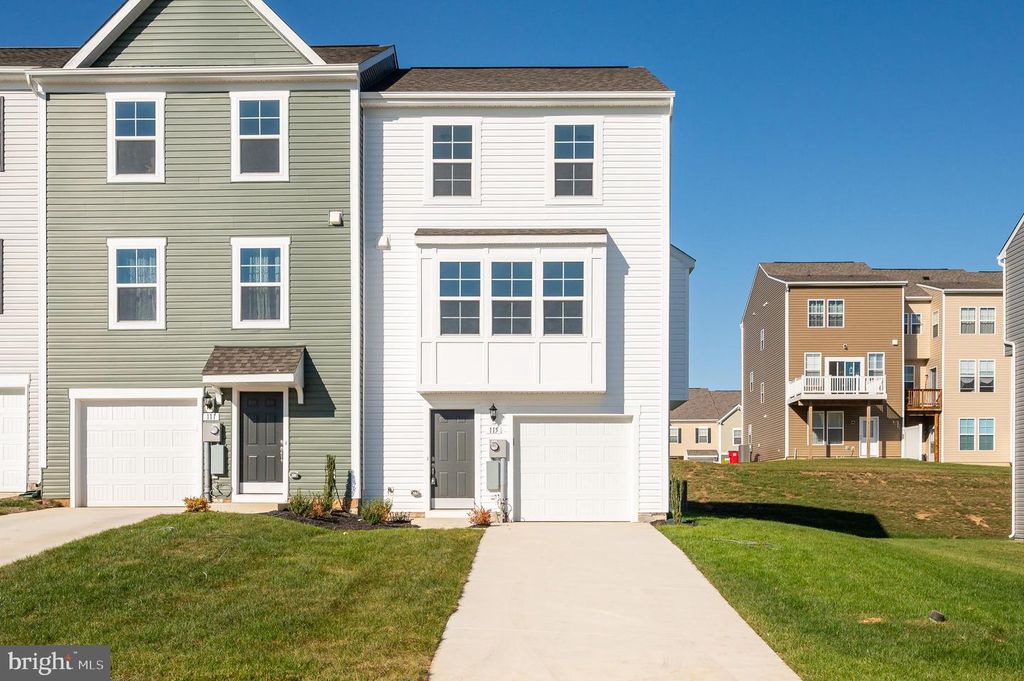 115 TUXFORD RD, Falling Waters, WV 25419