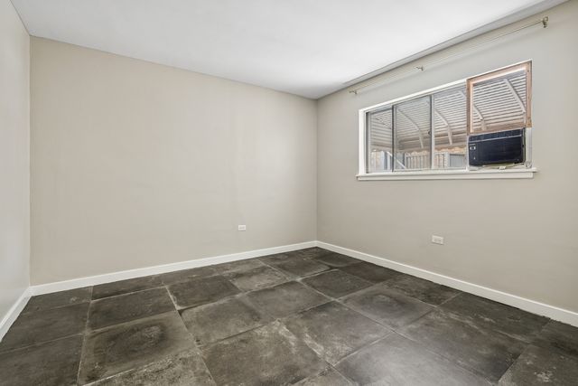 1044 Ontario Street 2C, Oak Park, IL 60302