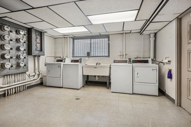 1044 Ontario Street 2C, Oak Park, IL 60302