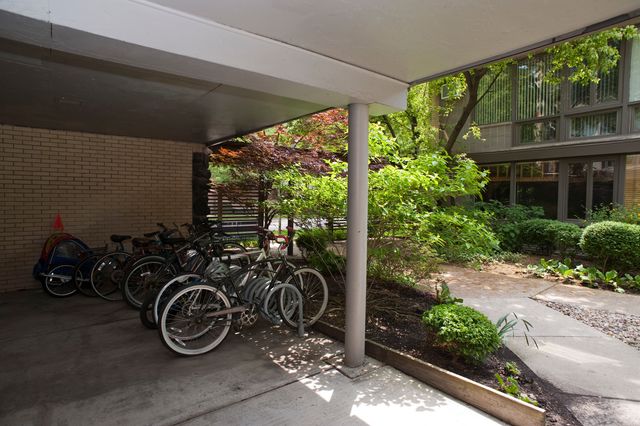 1044 Ontario Street 2C, Oak Park, IL 60302