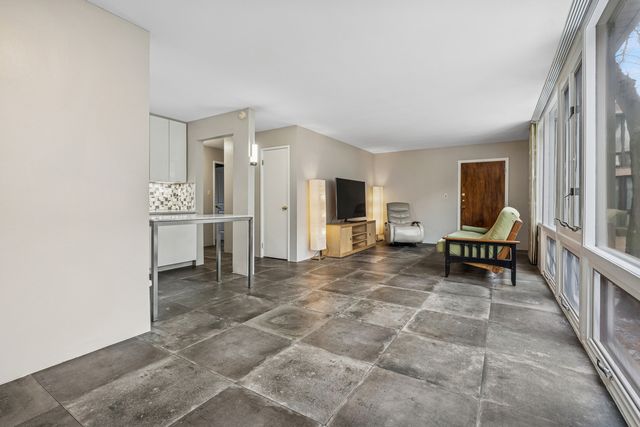 1044 Ontario Street 2C, Oak Park, IL 60302