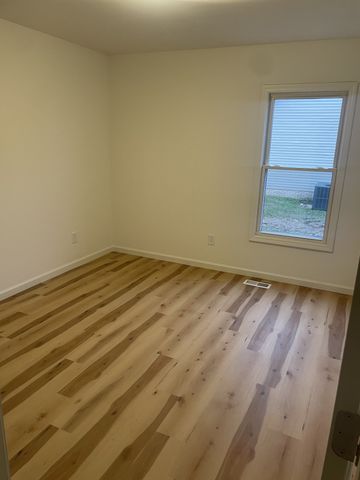 1039 Tylertown Rd, Clarksville, TN 37040