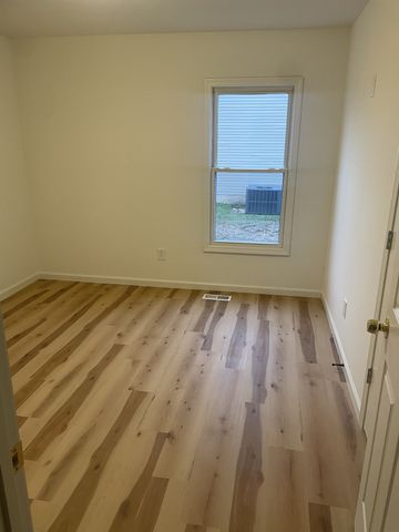 1039 Tylertown Rd, Clarksville, TN 37040