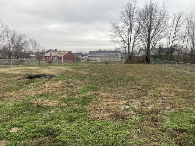 1039 Tylertown Rd, Clarksville, TN 37040