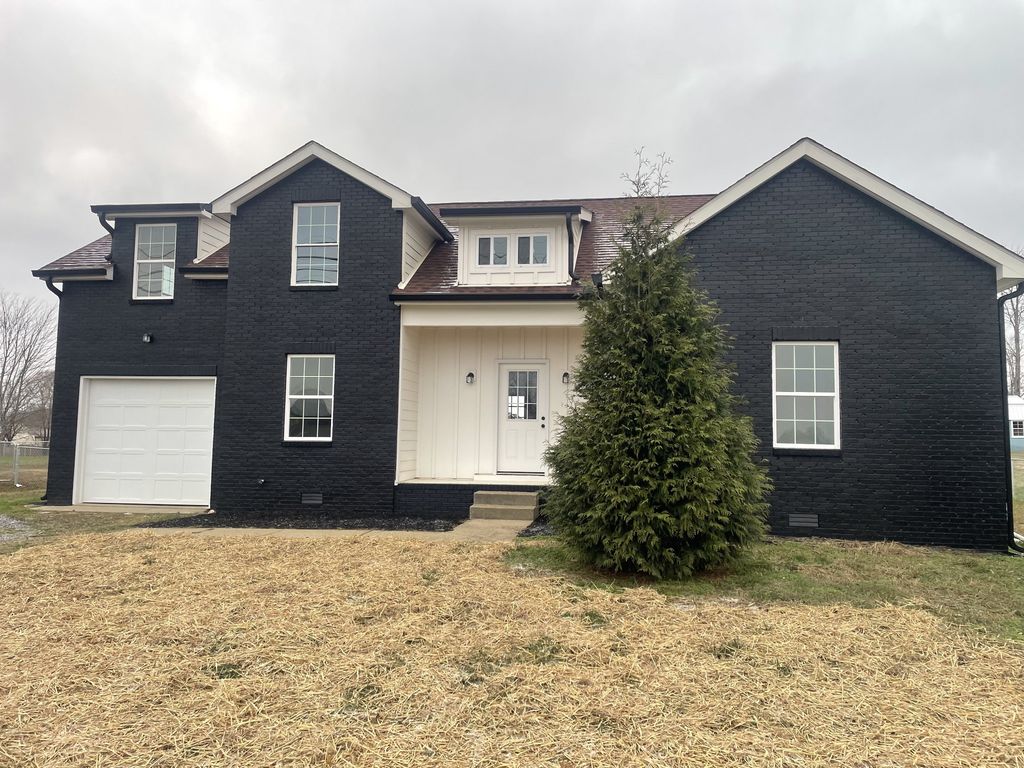 1039 Tylertown Rd, Clarksville, TN 37040