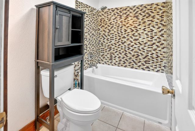 316 W Rucker Street, Granbury, TX 76048