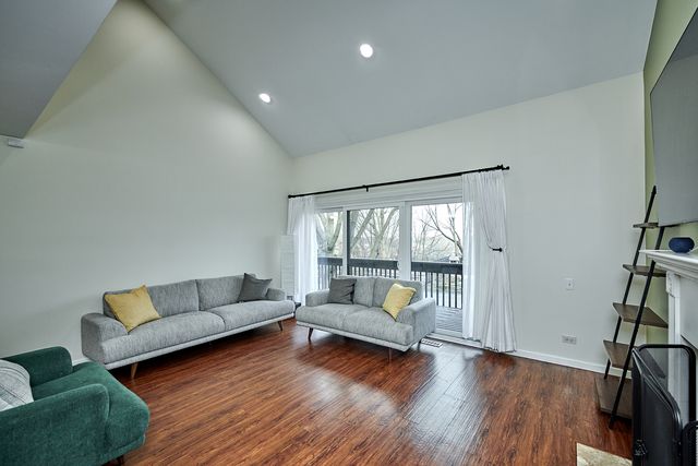 1066 Florimond Drive 1066, Elgin, IL 60123