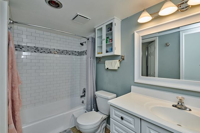 1066 Florimond Drive 1066, Elgin, IL 60123