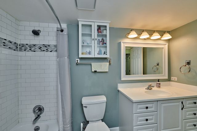 1066 Florimond Drive 1066, Elgin, IL 60123