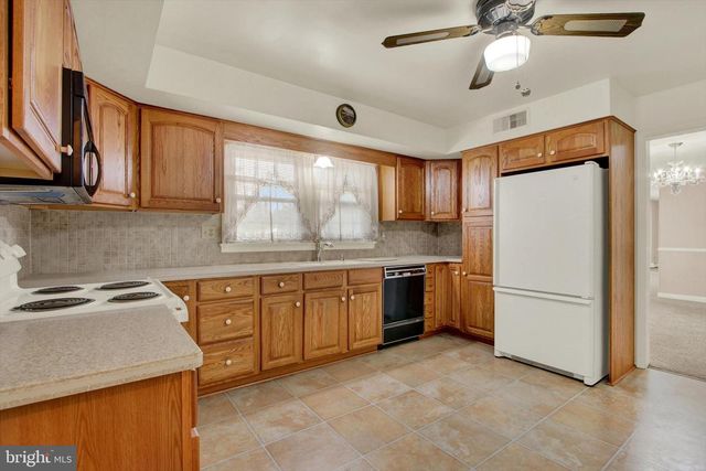 2217 EASTERN BLVD, York, PA 17402