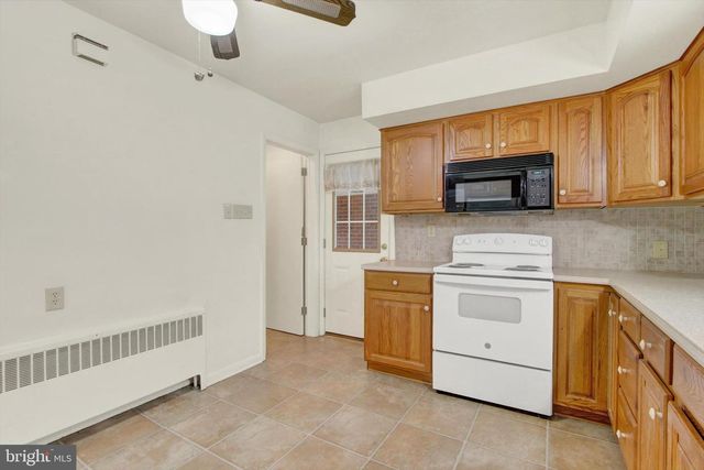 2217 EASTERN BLVD, York, PA 17402