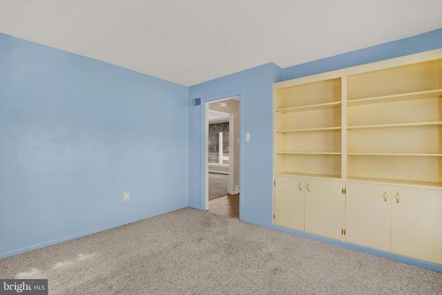 2217 EASTERN BLVD, York, PA 17402