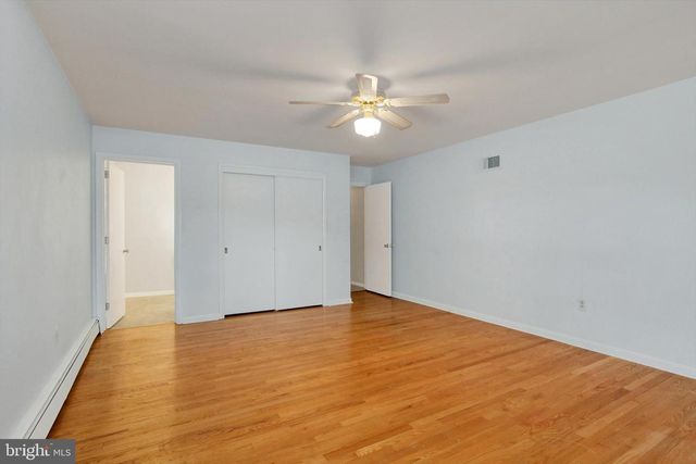 2217 EASTERN BLVD, York, PA 17402