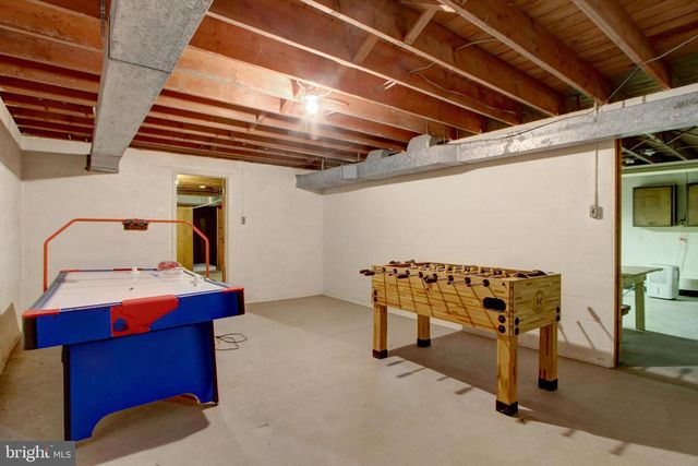 2217 EASTERN BLVD, York, PA 17402