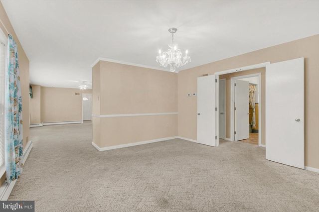 2217 EASTERN BLVD, York, PA 17402