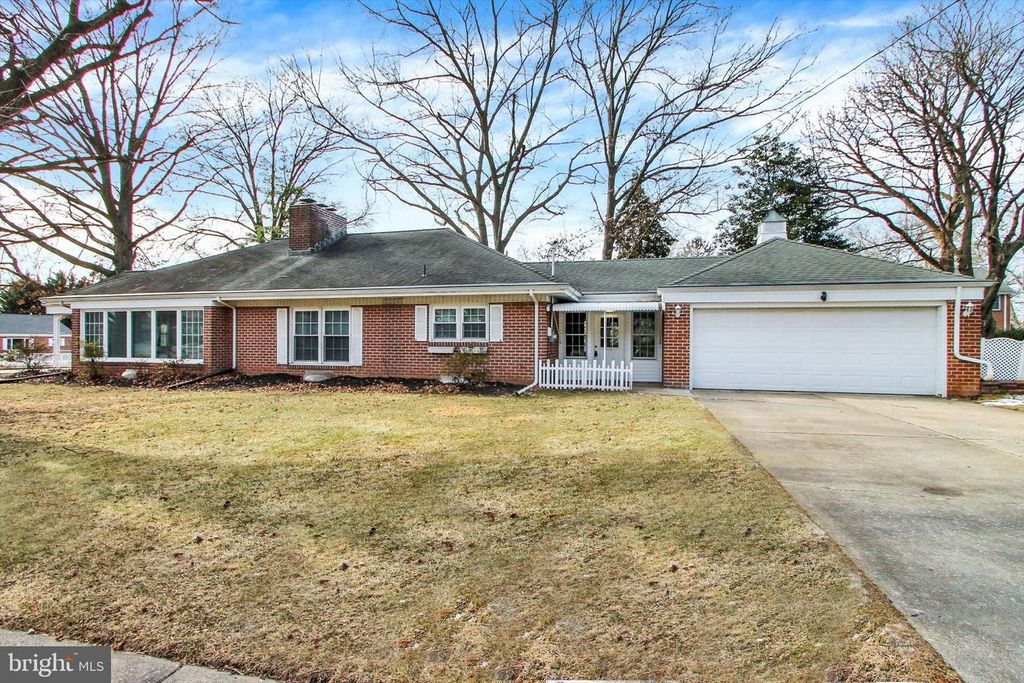 2217 EASTERN BLVD, York, PA 17402