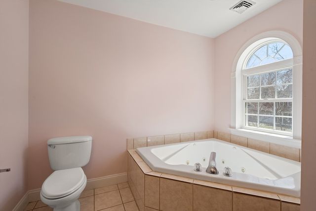 22 Westview Rd 22, Natick, MA 01760