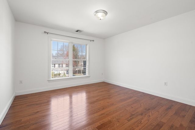 22 Westview Rd 22, Natick, MA 01760