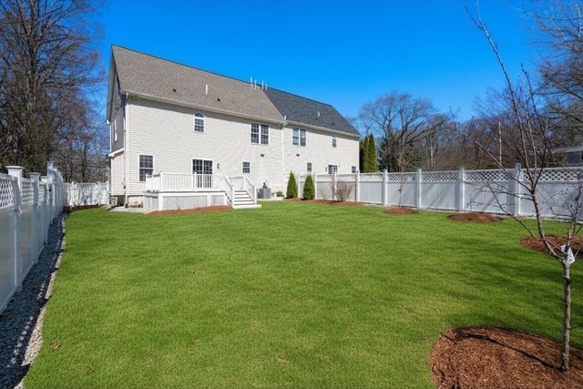 22 Westview Rd 22, Natick, MA 01760