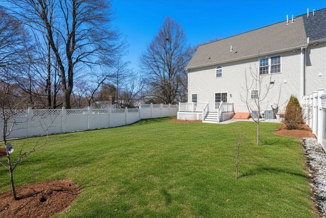 22 Westview Rd 22, Natick, MA 01760