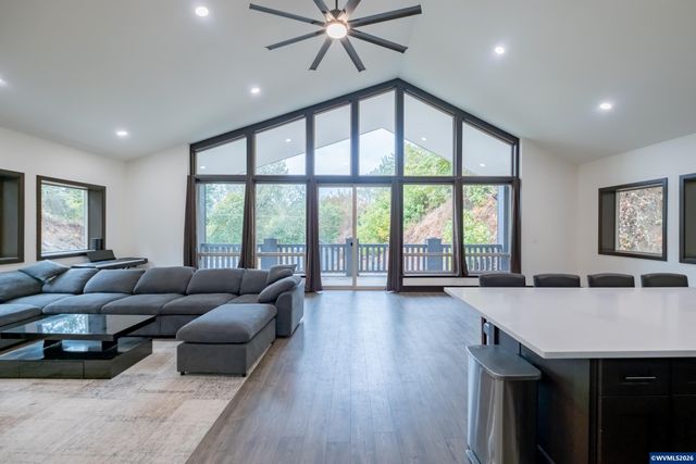 33005 Berlin Rd, Lebanon, OR 97355