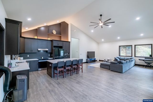 33005 Berlin Rd, Lebanon, OR 97355