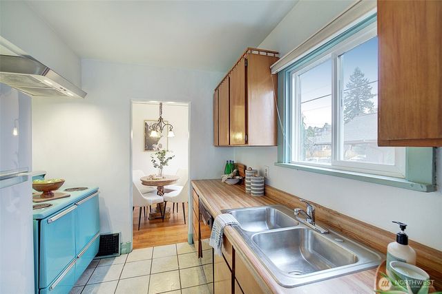 4415 SW Juneau Street, Seattle, WA 98136