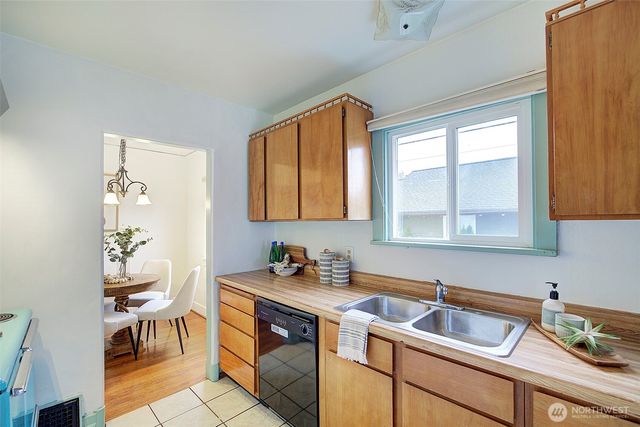 4415 SW Juneau Street, Seattle, WA 98136