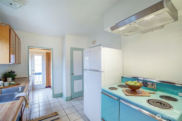 4415 SW Juneau Street, Seattle, WA 98136