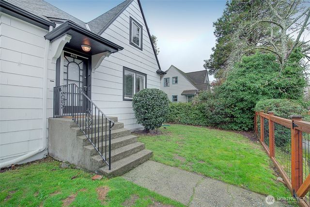 4415 SW Juneau Street, Seattle, WA 98136