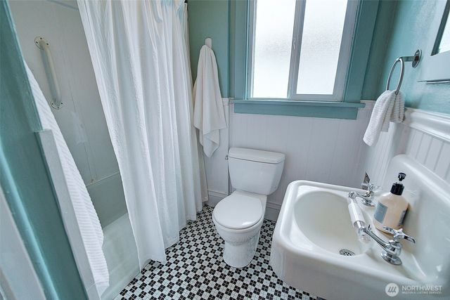 4415 SW Juneau Street, Seattle, WA 98136