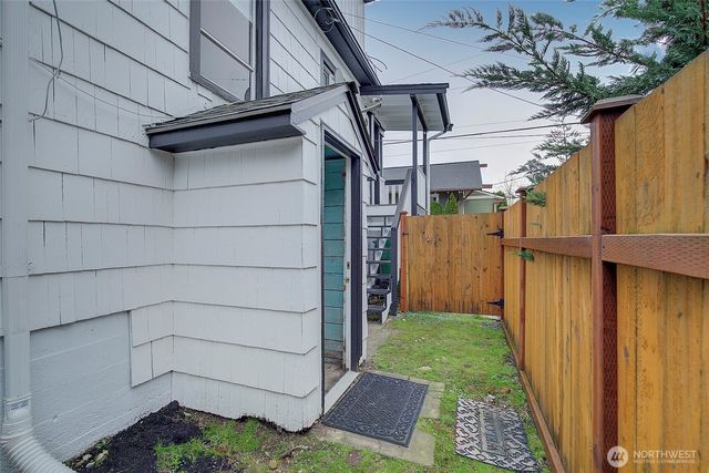 4415 SW Juneau Street, Seattle, WA 98136