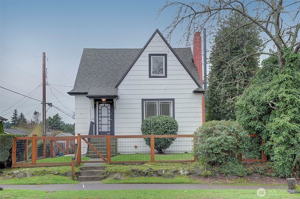 4415 SW Juneau Street, Seattle, WA 98136