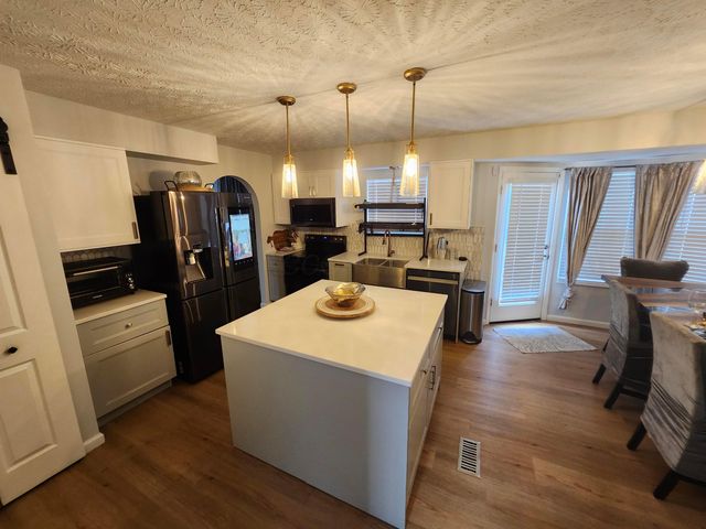 8178 Slate Ridge Boulevard, Reynoldsburg, OH 43068