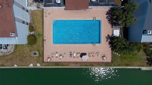 12140 CAPRI CIRCLE S 709, Treasure Island, FL 33706