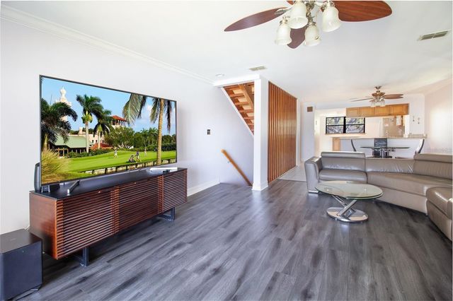 12140 CAPRI CIRCLE S 709, Treasure Island, FL 33706