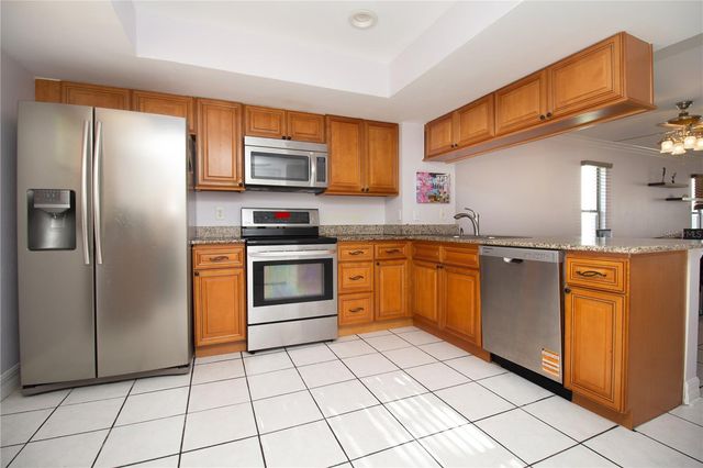 12140 CAPRI CIRCLE S 709, Treasure Island, FL 33706