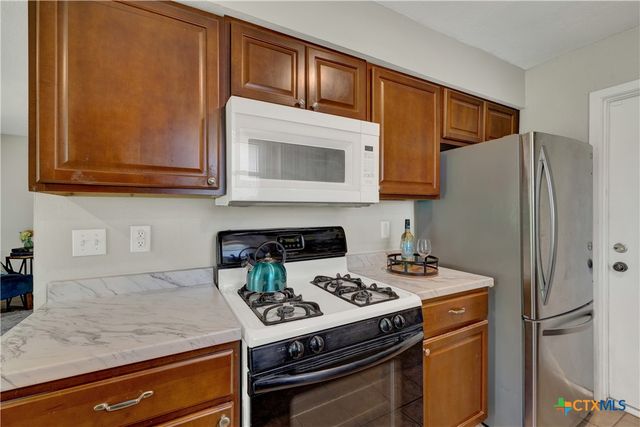 1917 Castle Gate Circle, San Marcos, TX 78666