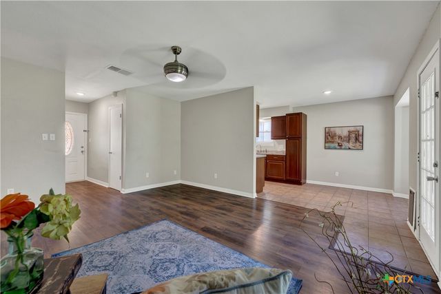 1917 Castle Gate Circle, San Marcos, TX 78666