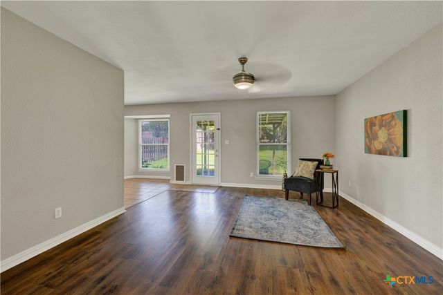 1917 Castle Gate Circle, San Marcos, TX 78666