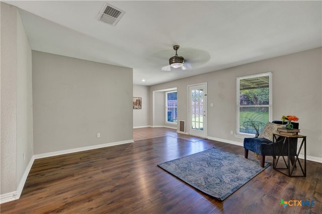 1917 Castle Gate Circle, San Marcos, TX 78666