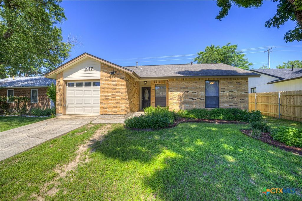 1917 Castle Gate Circle, San Marcos, TX 78666