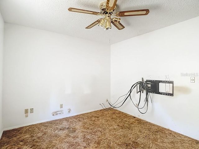 1807 N BARNES STREET, Plant City, FL 33563