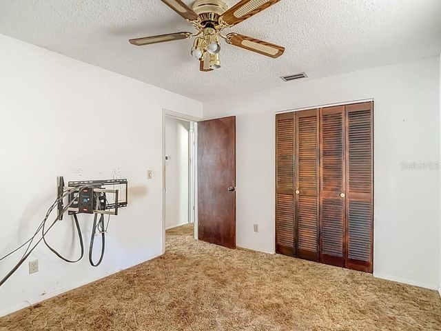 1807 N BARNES STREET, Plant City, FL 33563