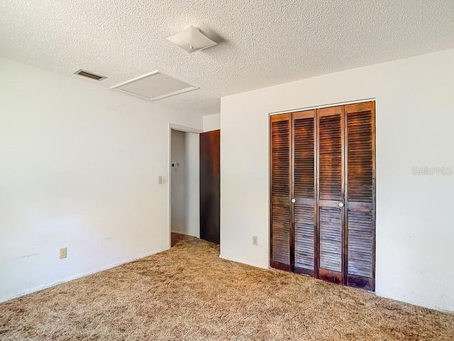 1807 N BARNES STREET, Plant City, FL 33563