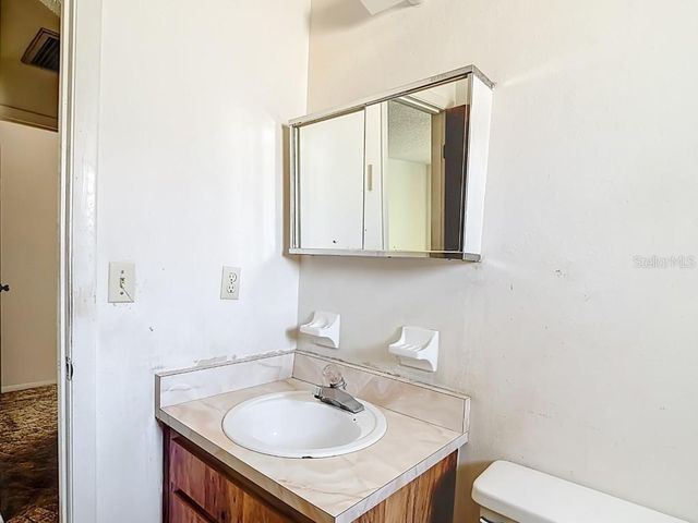 1807 N BARNES STREET, Plant City, FL 33563